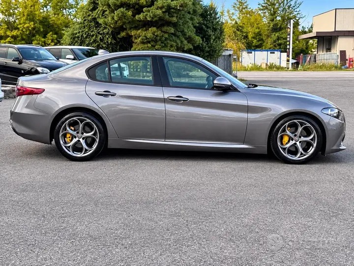 Alfa Romeo Giulia 2017 photo 4