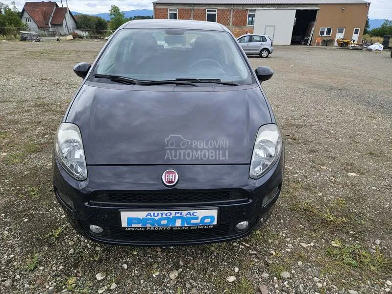 Fiat Grande Punto 2013 photo 2