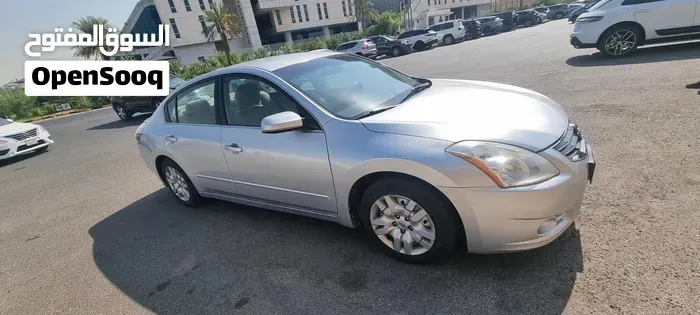 Nissan Altima 2010 photo 3