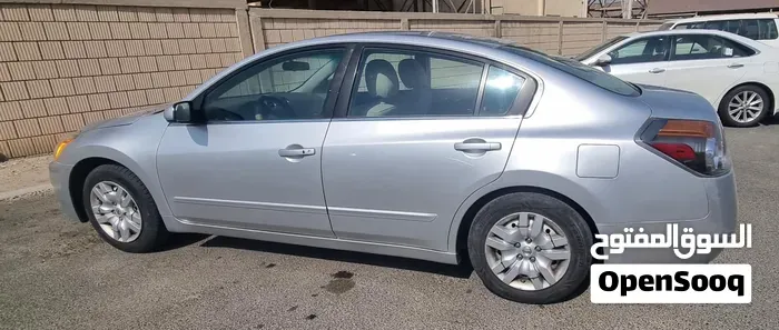 Nissan Altima 2010 photo 4