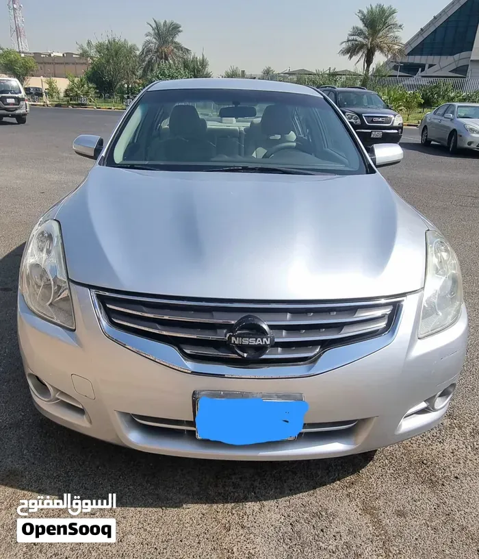 Nissan Altima 2010 photo 2