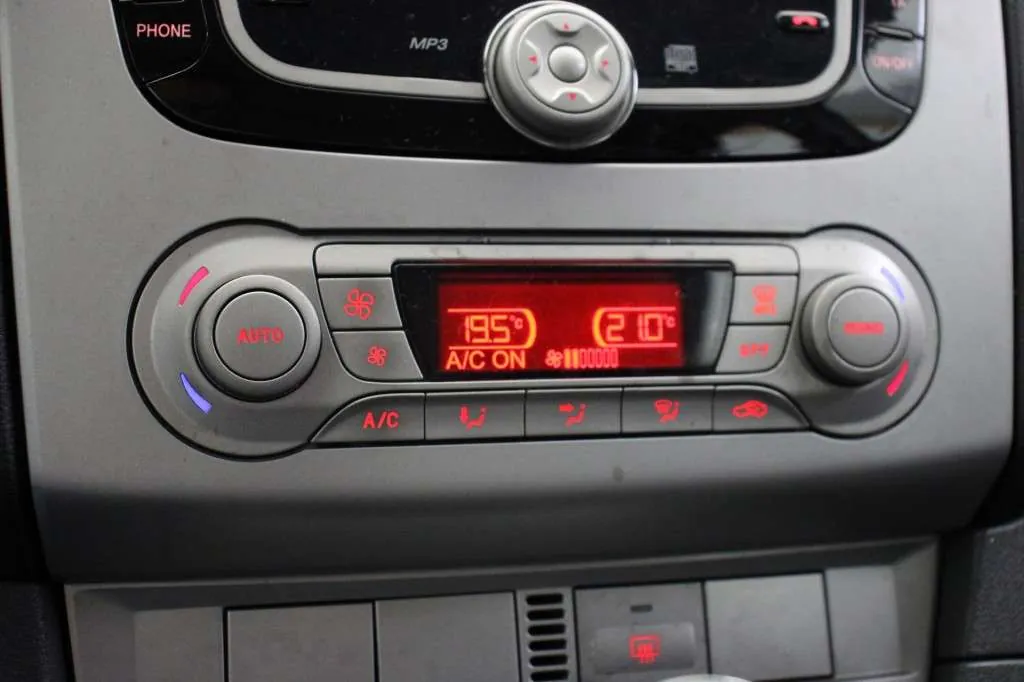 Ford Focus Wagon 2010 photo 5