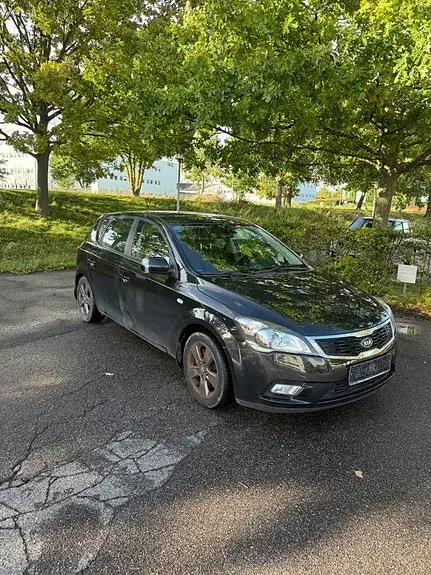 Kia Ceed 2011 photo 4