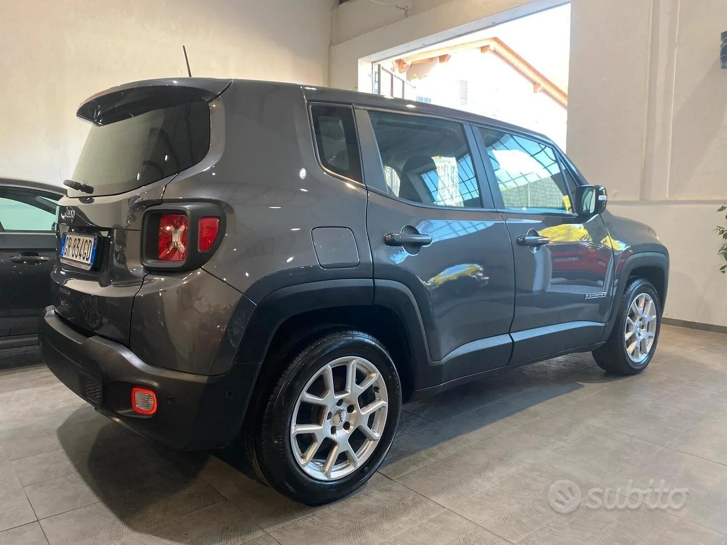 Jeep Renegade 2023 photo 3