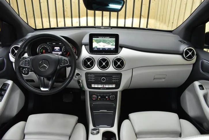 Mercedes-Benz B-Class 2017 photo 3