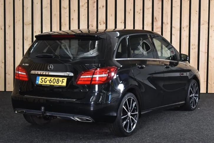 Mercedes-Benz B-Class 2017 photo 2
