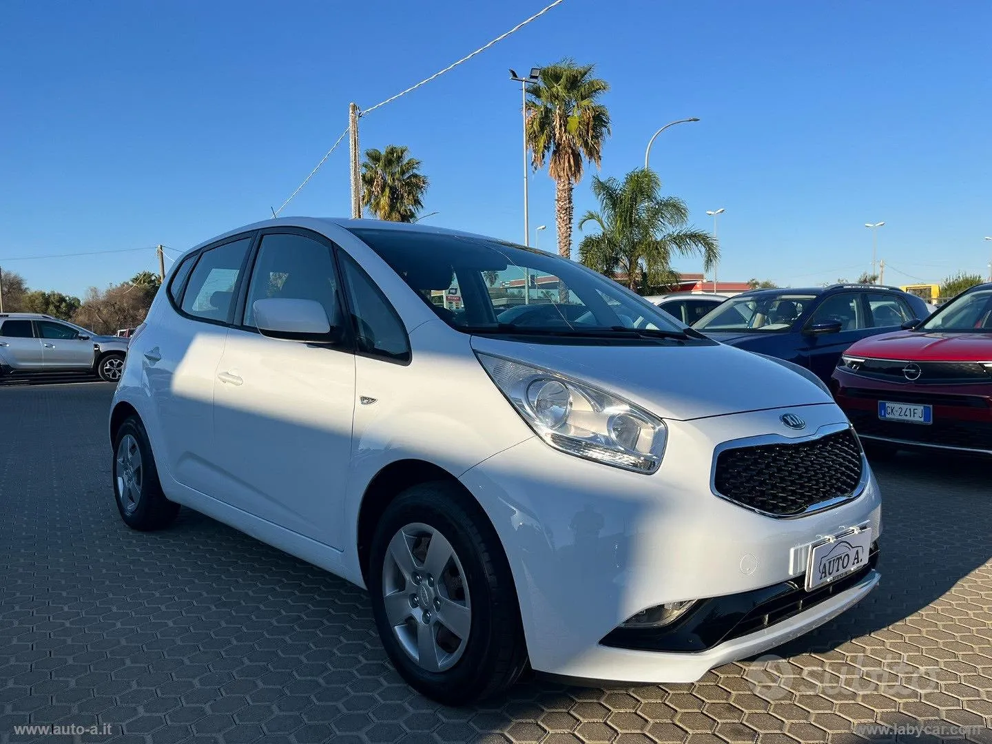 Kia Venga 2015 photo 3