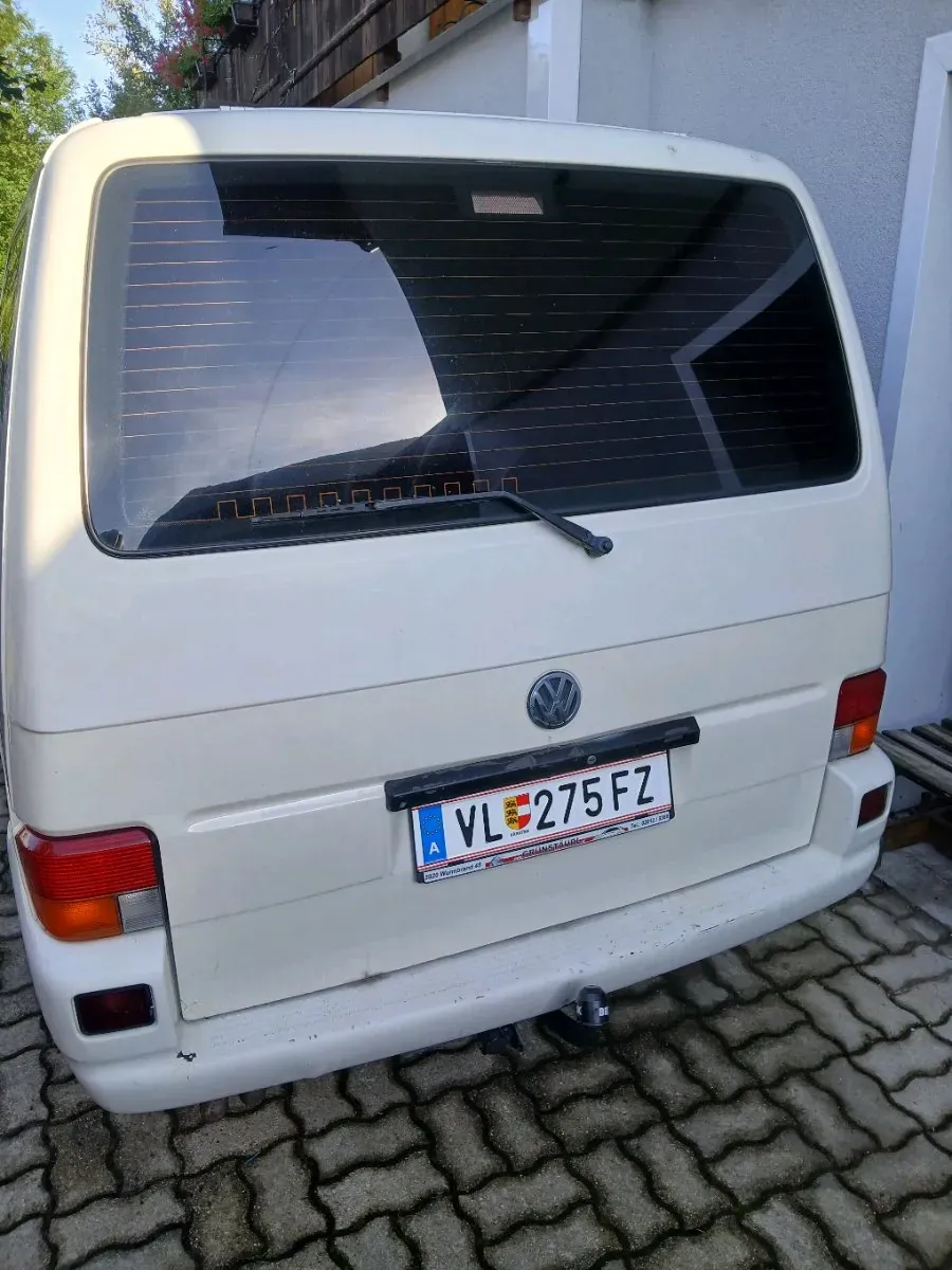 Volkswagen T4 2002 photo 2