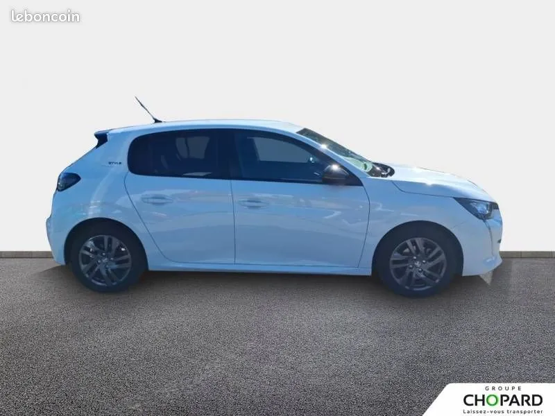 Peugeot 208 2023 photo 4