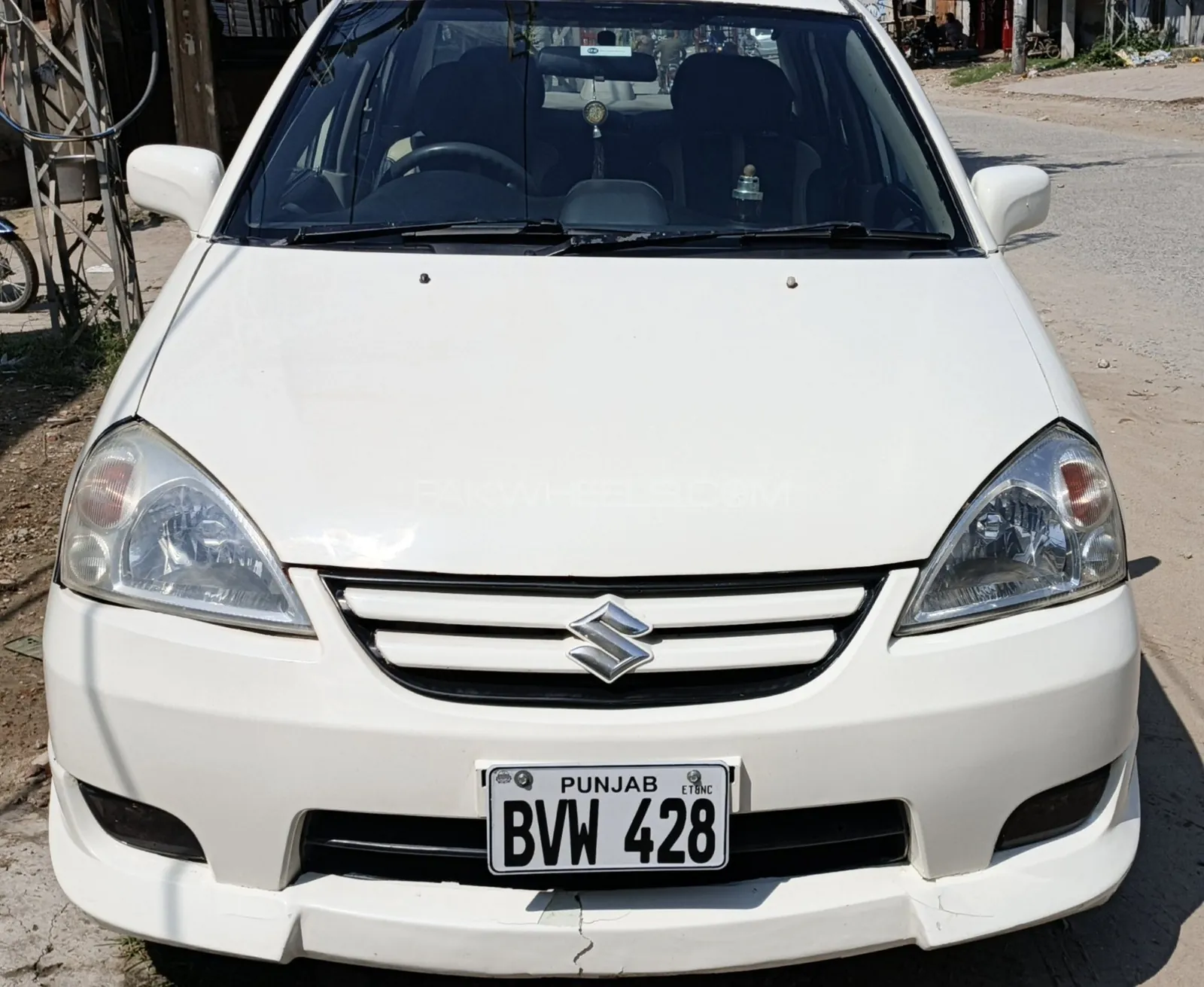 Suzuki Liana