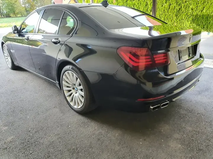 BMW 7 Series 2013 photo 3