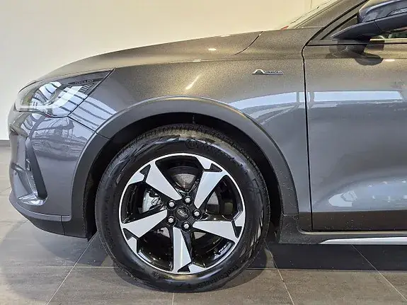 Ford Focus 2023 photo 3