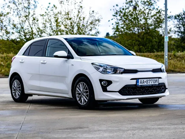Kia Rio 2023 photo 3