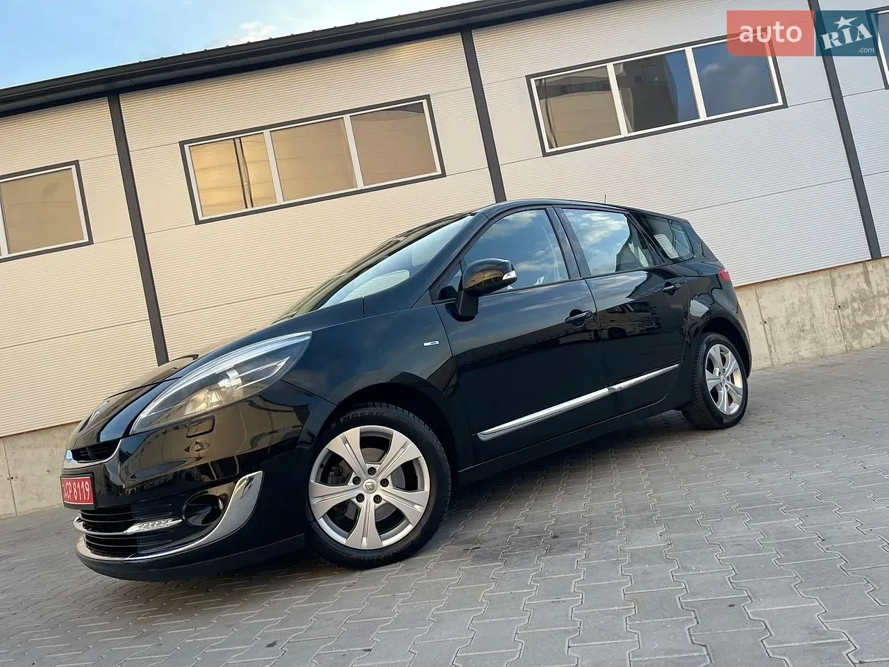 Renault Grand Scenic 2012 photo 4