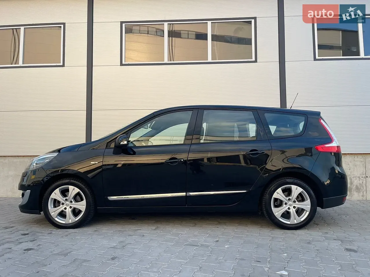 Renault Grand Scenic 2012 photo 5