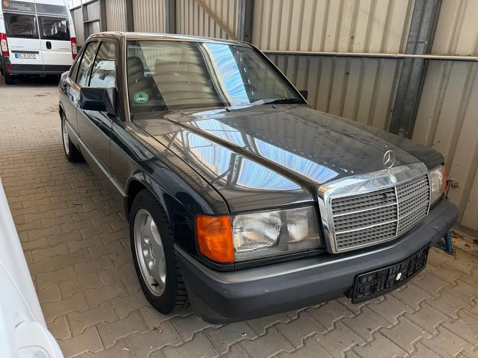 Mercedes-Benz 190 E