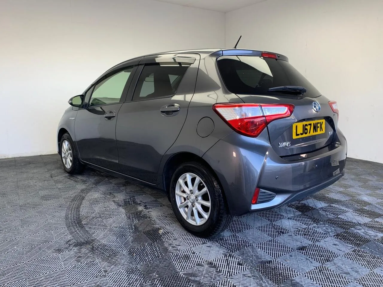Toyota Yaris 2017 photo 4