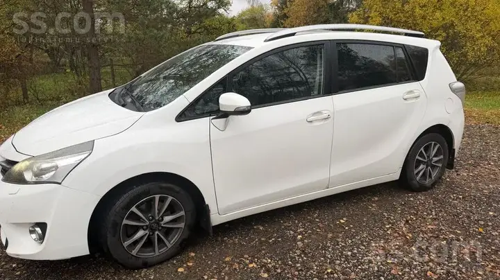 Toyota Verso 2013 photo 3