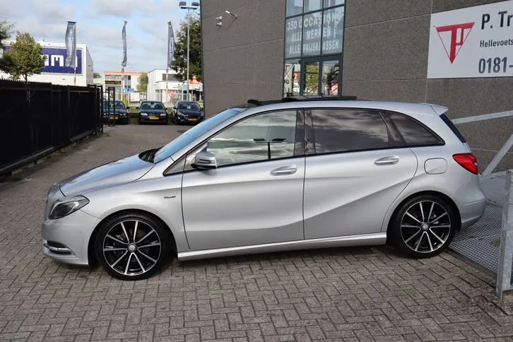 Mercedes-Benz B-Class 2011 photo 3