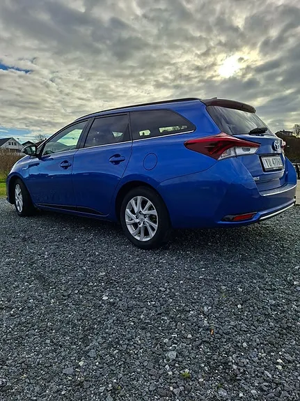 Toyota Auris 2018 photo 3