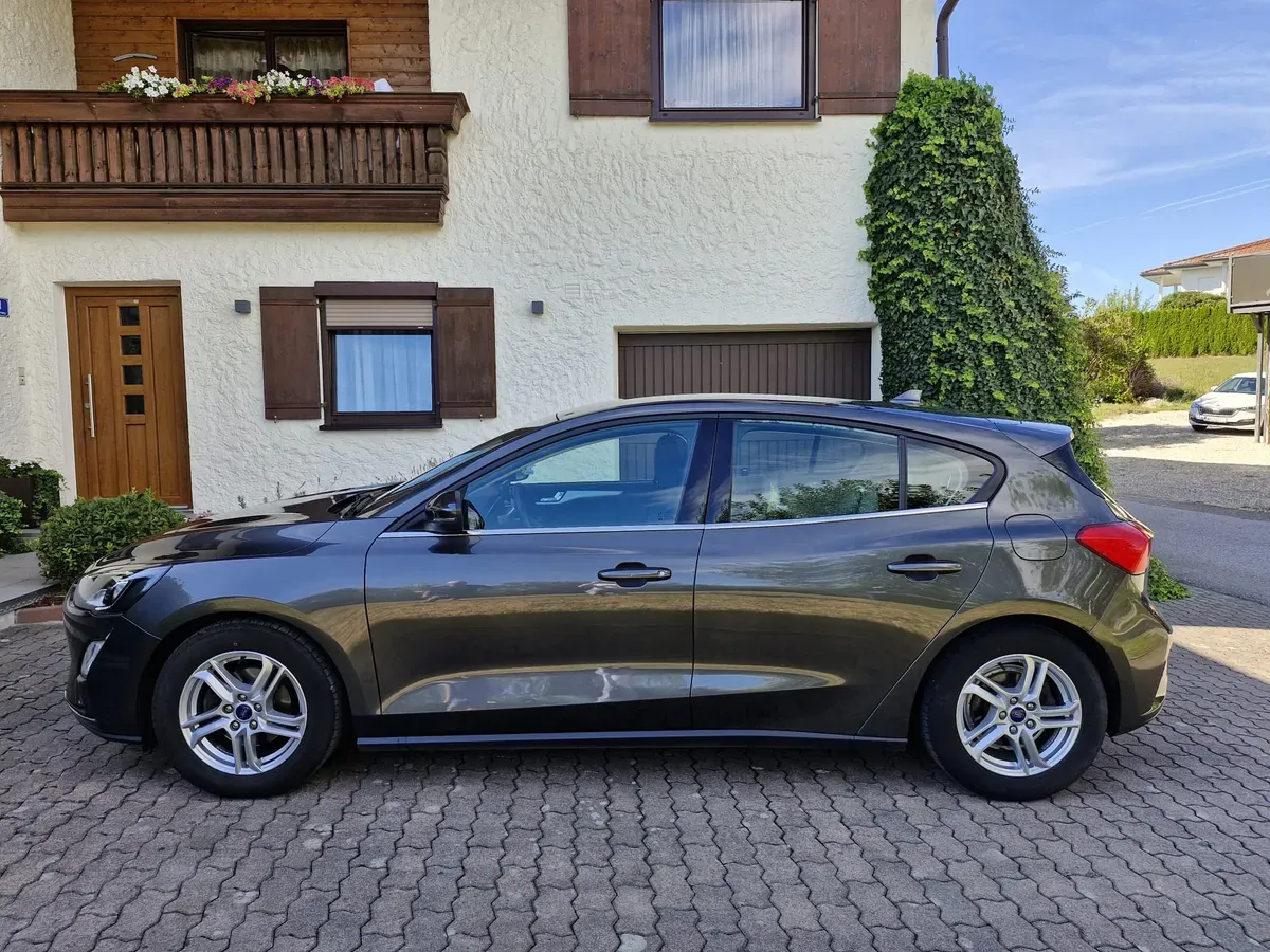 Ford Focus 2020 photo 2
