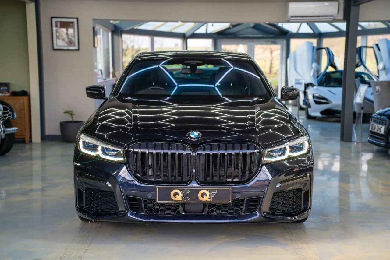 BMW 7 Series 2020 photo 2