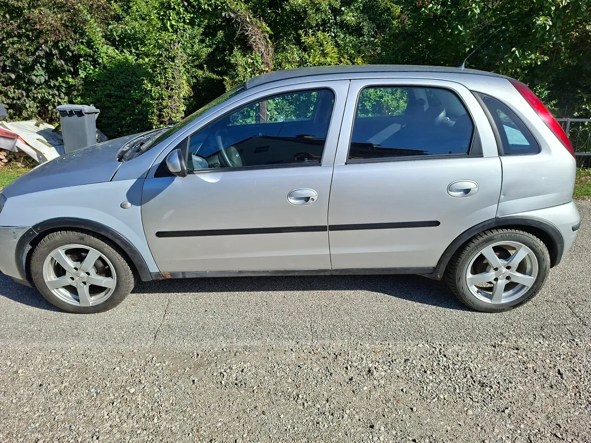 Opel Corsa 2004 photo 2