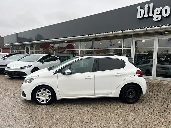 Peugeot 208 2017 photo 2