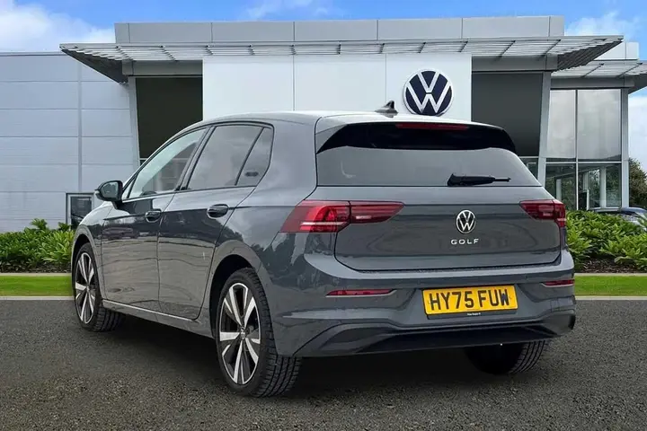 Volkswagen Golf 2025 photo 3