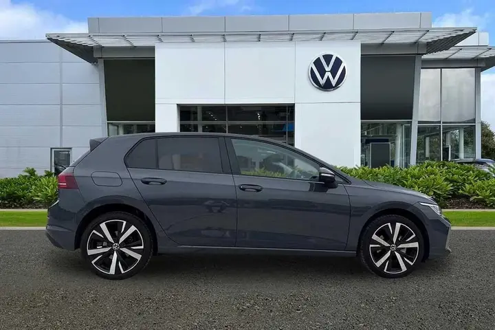 Volkswagen Golf 2025 photo 4