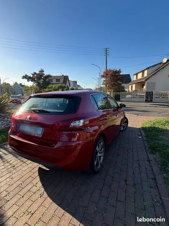 Peugeot 308 2015 photo 2