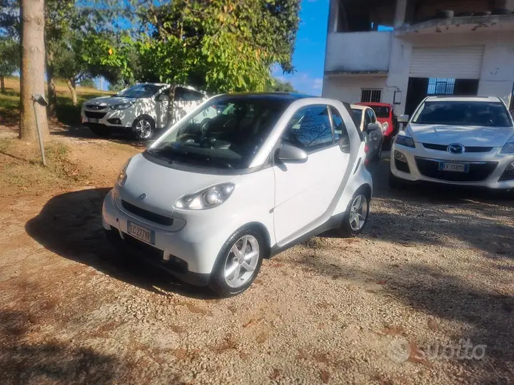 Smart Fortwo 2010 photo 2