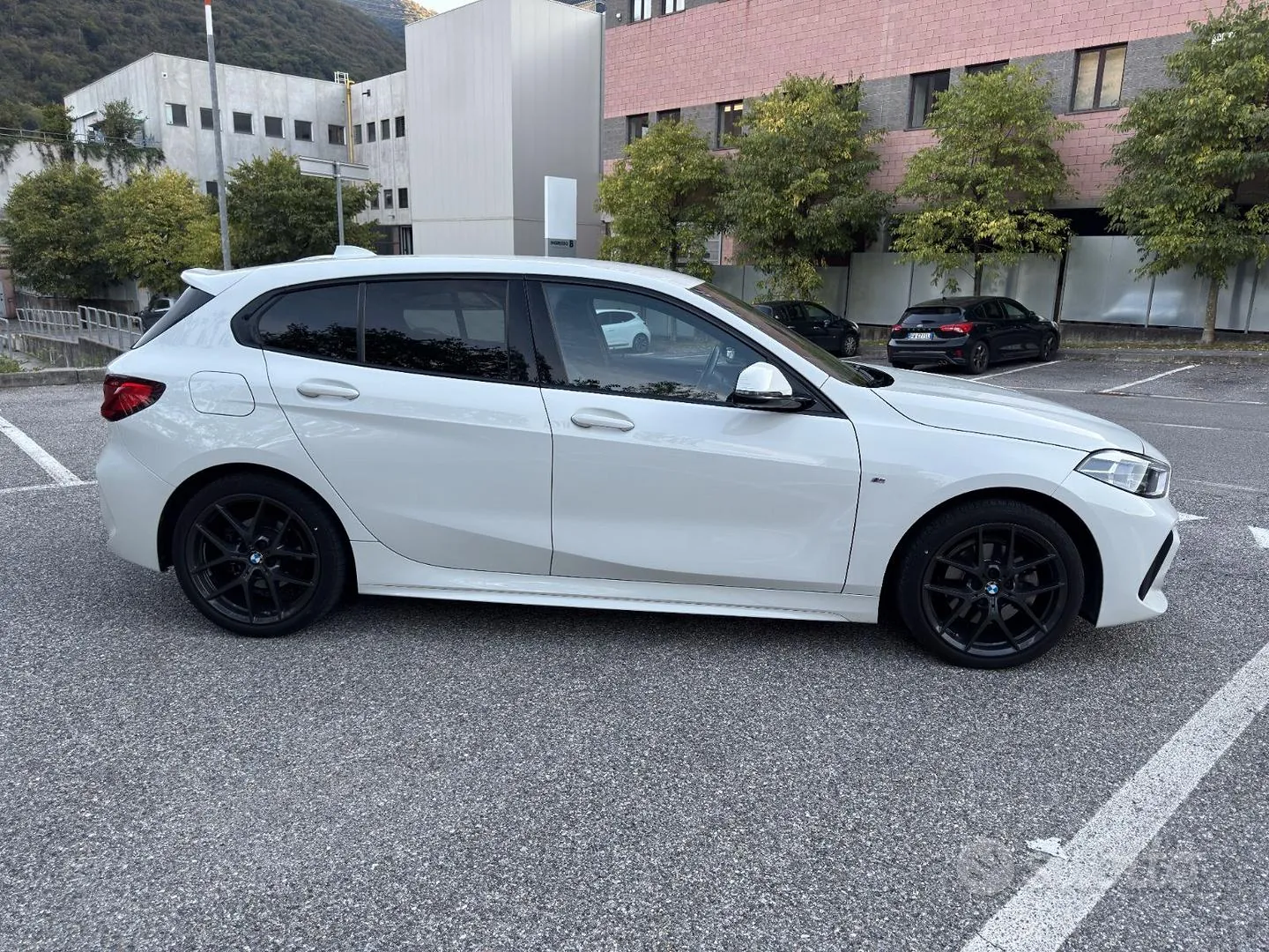 BMW 1 Series 2021 photo 3