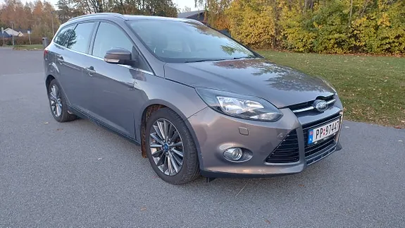 Ford Focus 2011 photo 2