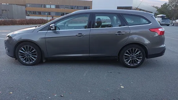 Ford Focus 2011 photo 3