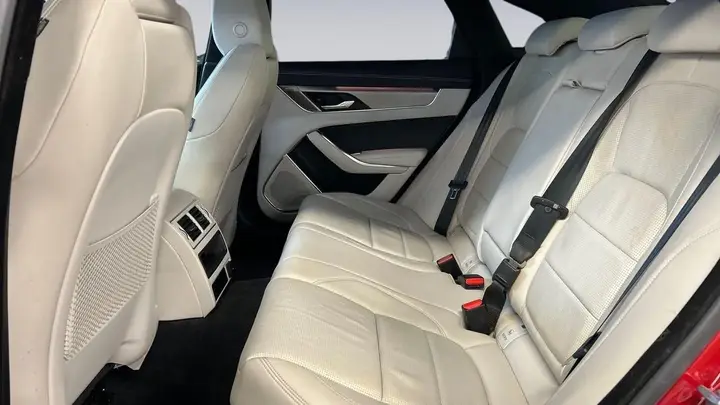 Jaguar Xf 2023 photo 4