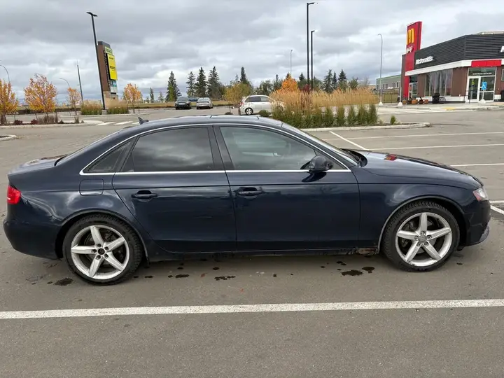 Audi A4 2011 photo 3