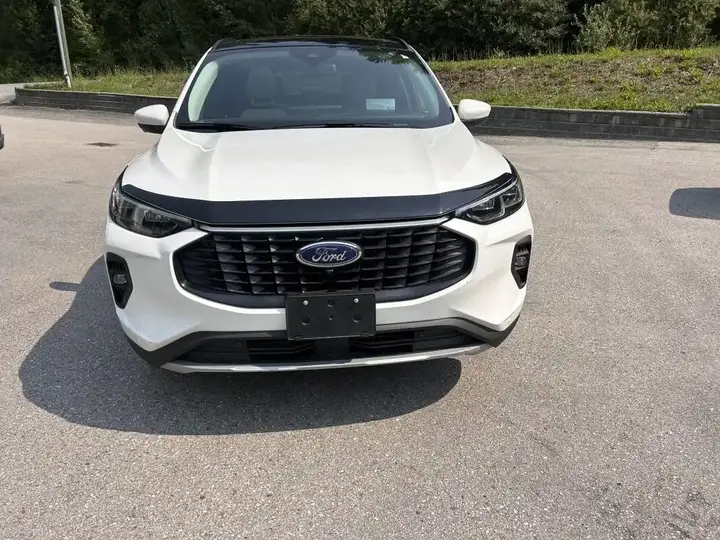 Ford Escape 2024 photo 2