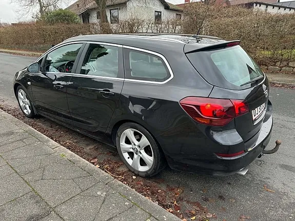 Opel Astra 2012 photo 4