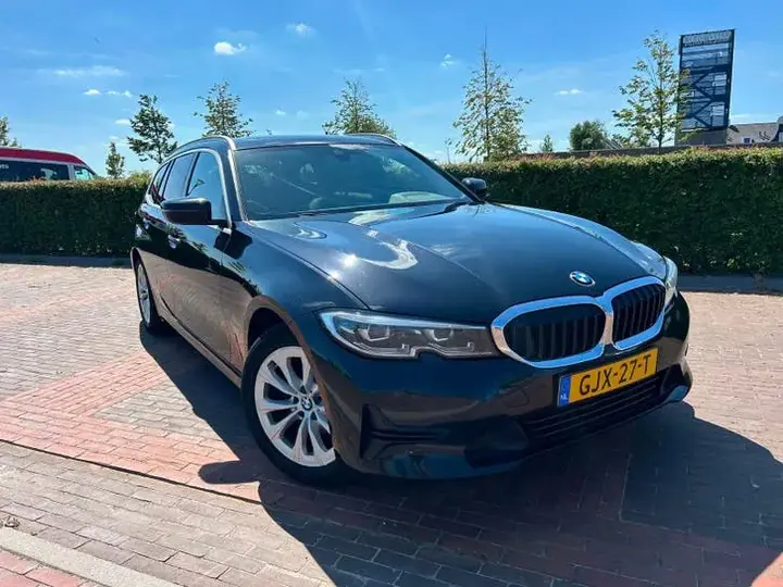 BMW 318I