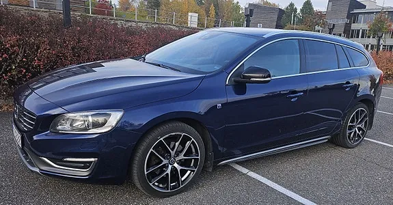 Volvo V60 2015 photo 2