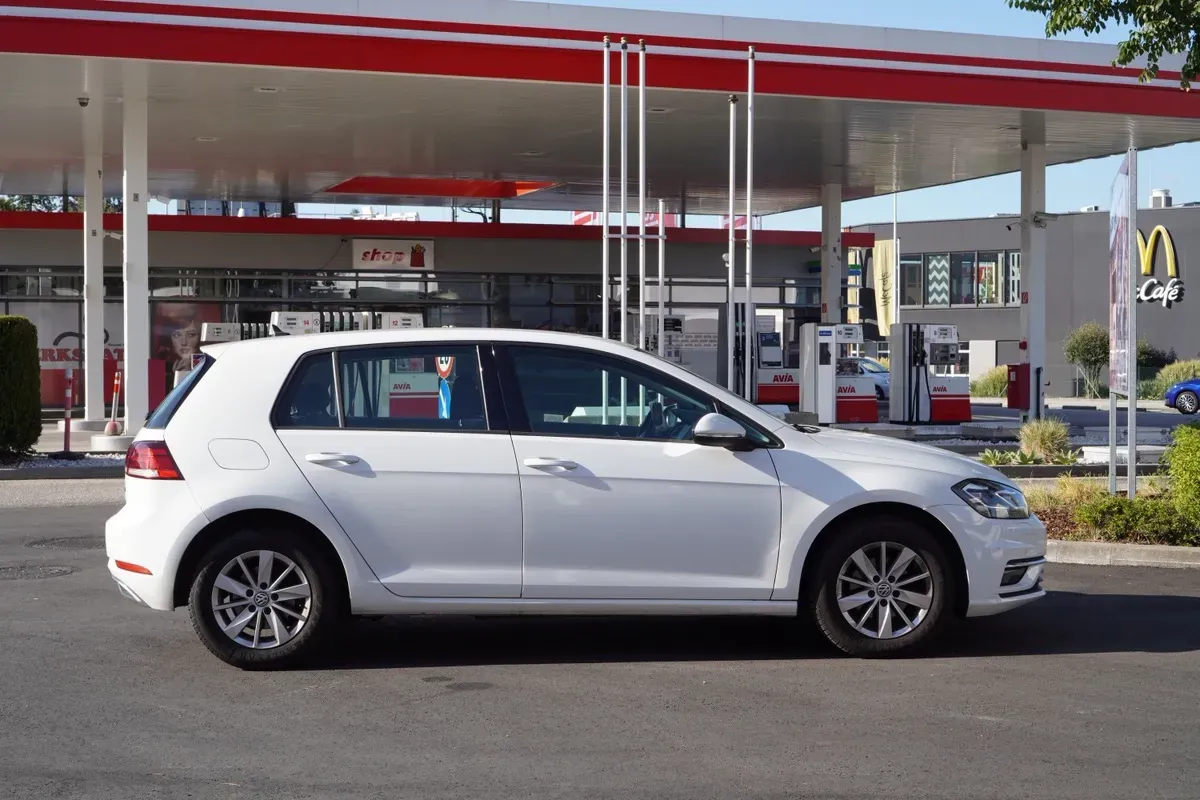 Volkswagen Golf 2017 photo 2