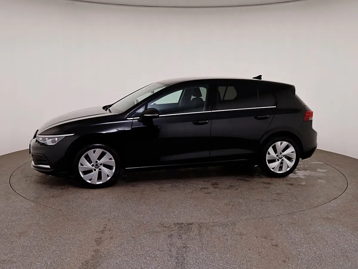 Volkswagen Golf 2024 photo 2