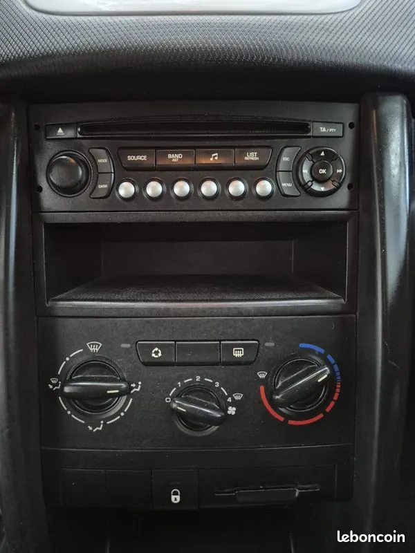 Peugeot 207 2008 photo 3