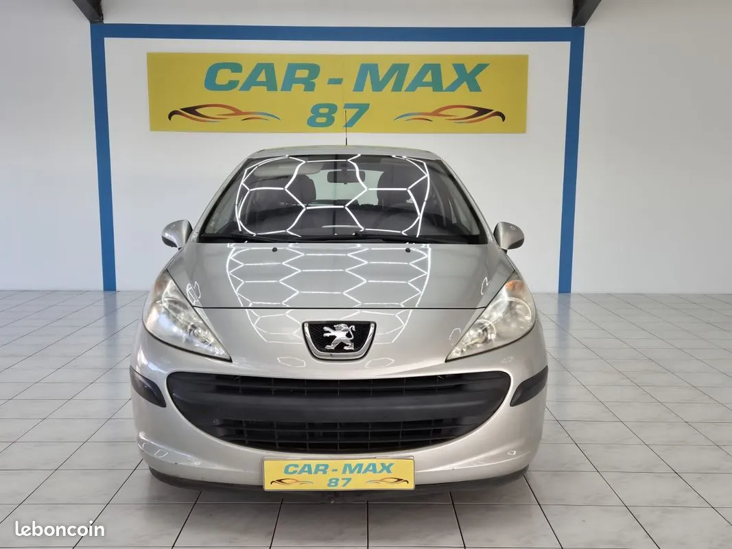 Peugeot 207 2008 photo 2
