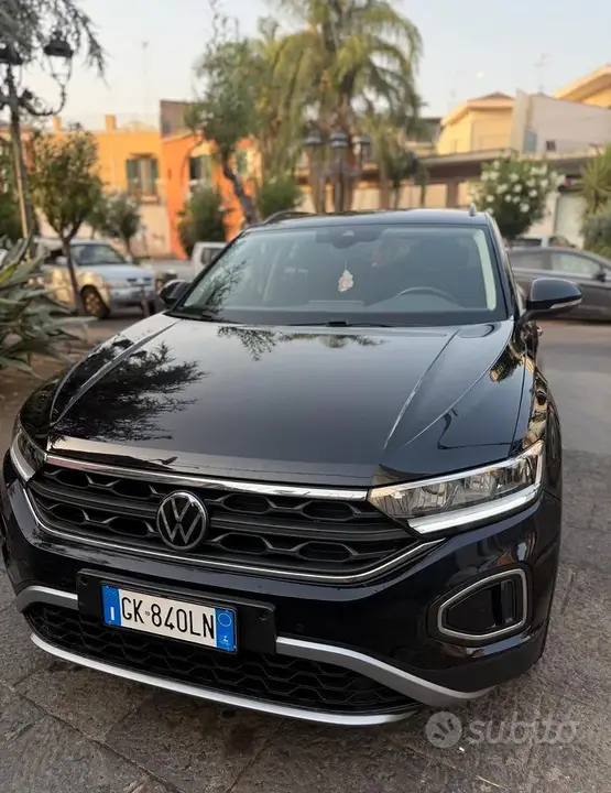 Volkswagen T-Roc 2022 photo 2