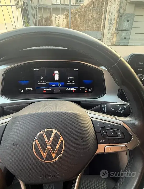 Volkswagen T-Roc 2022 photo 3