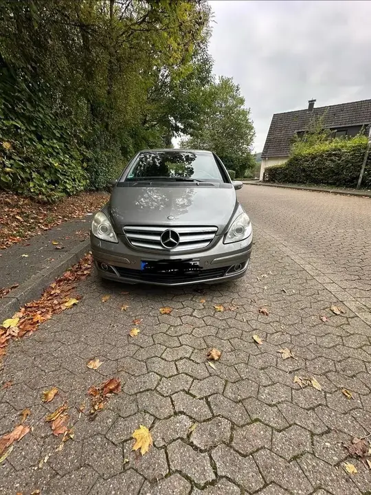 Mercedes-Benz B200
