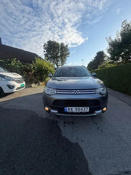 Mitsubishi Outlander 2015 photo 2