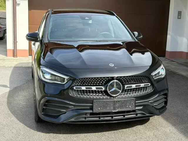 Mercedes-Benz Gla Class 2022 photo 2